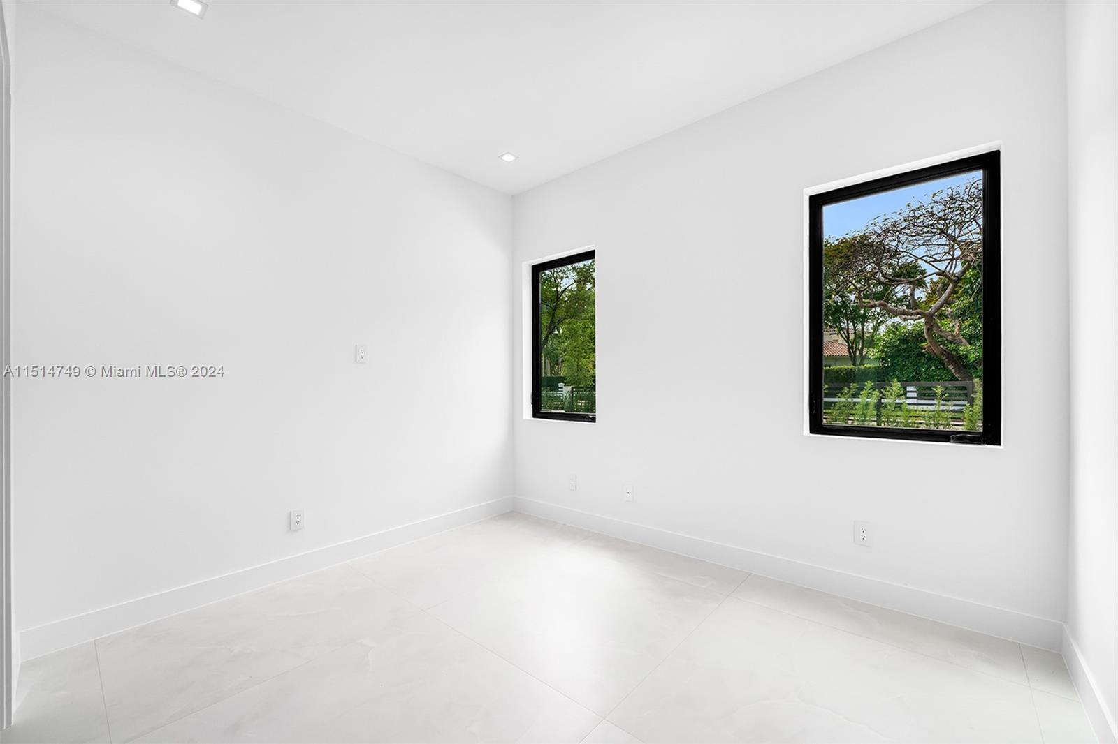 PINE ACRES ESTS - Residential