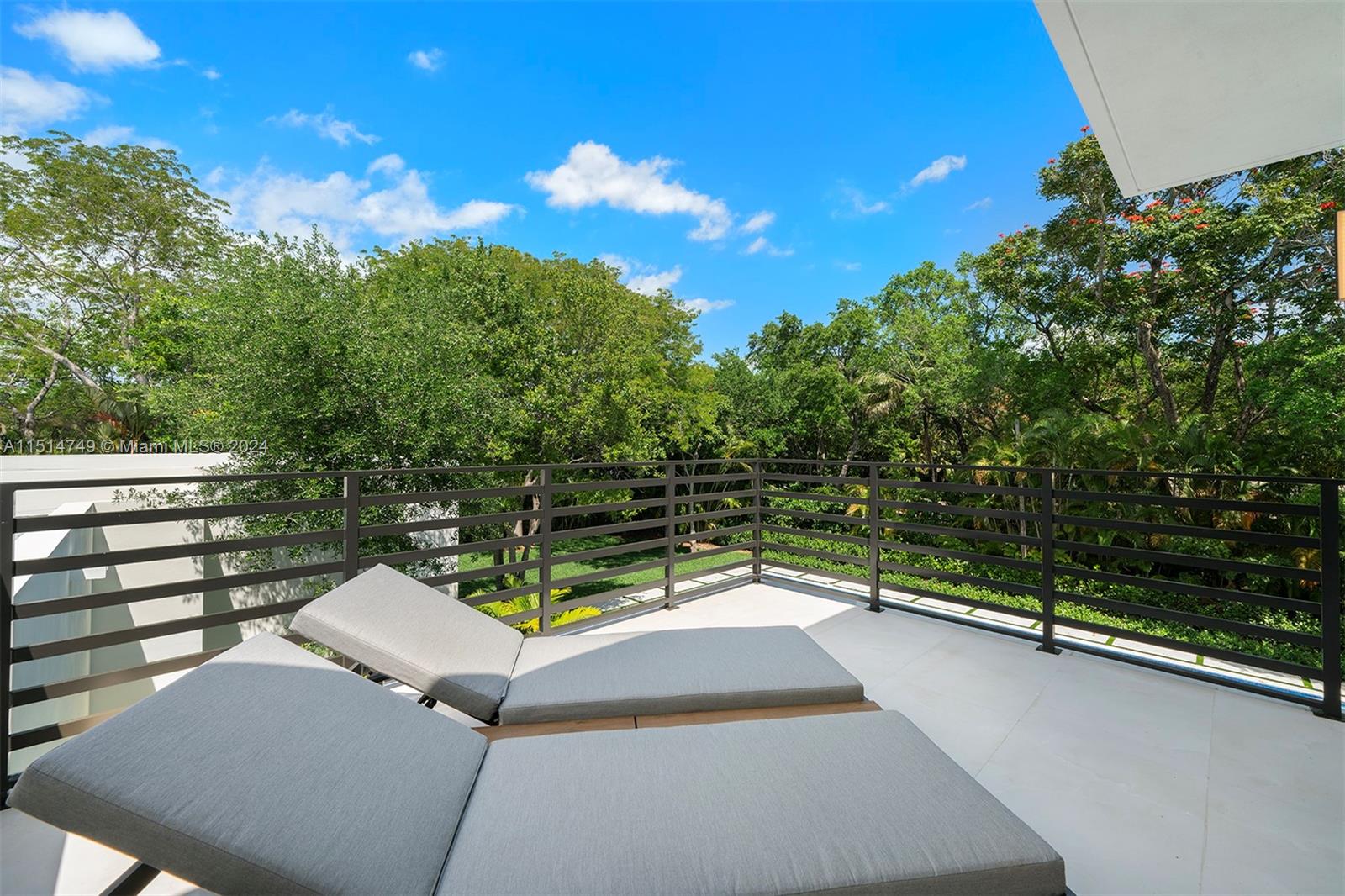 PINE ACRES ESTS - Residential