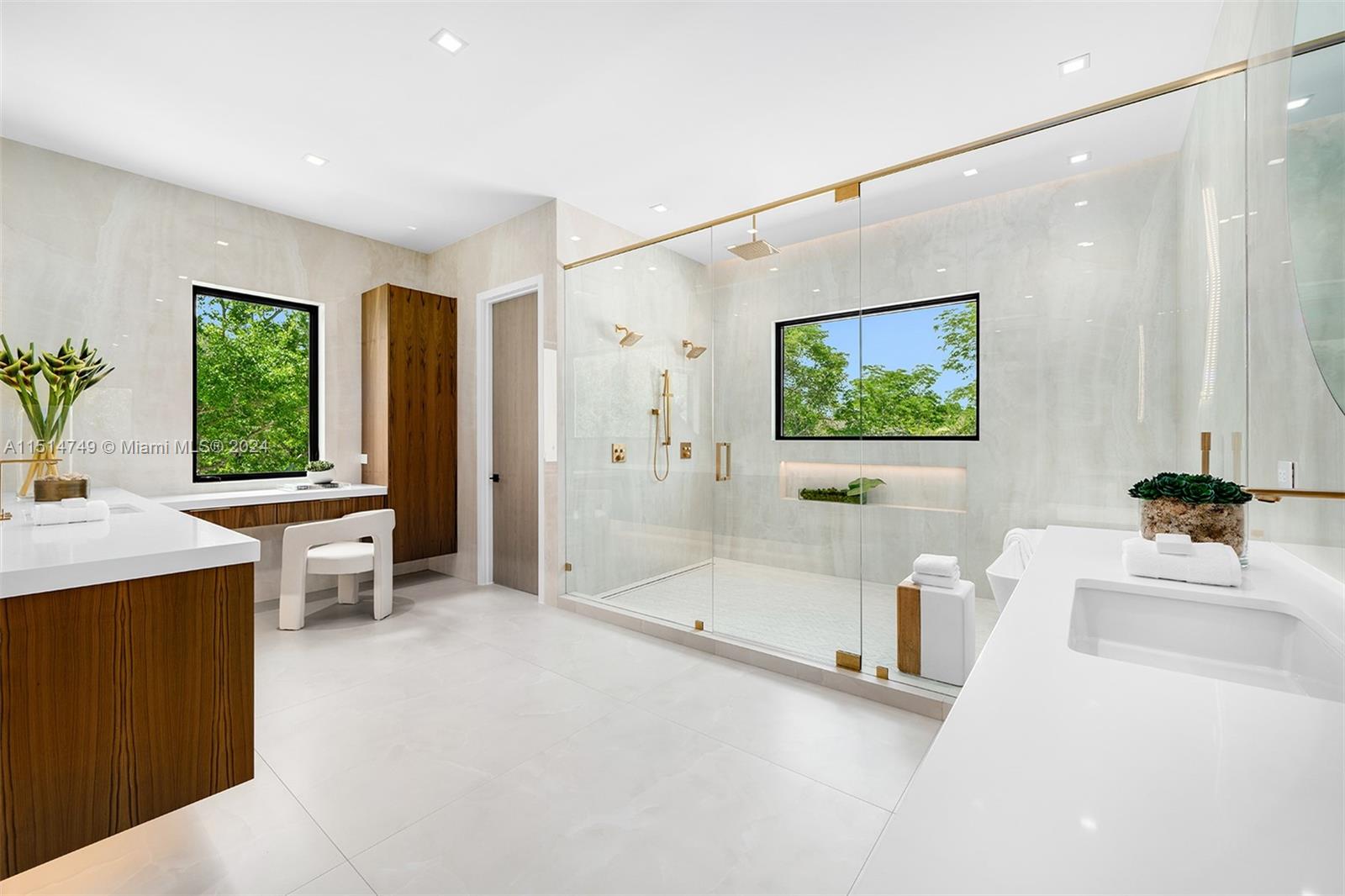 PINE ACRES ESTS - Residential