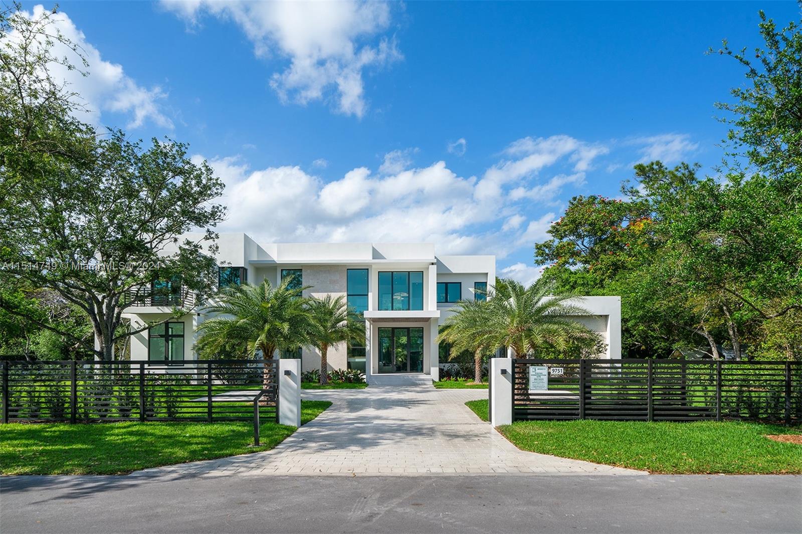 PINE ACRES ESTS - Residential