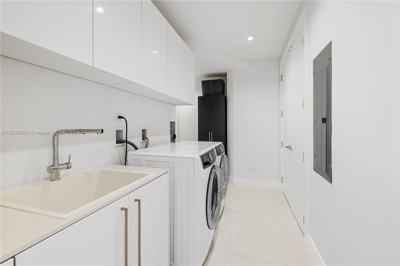 NORTH BISCAYNE BEACH AMEN - Residential