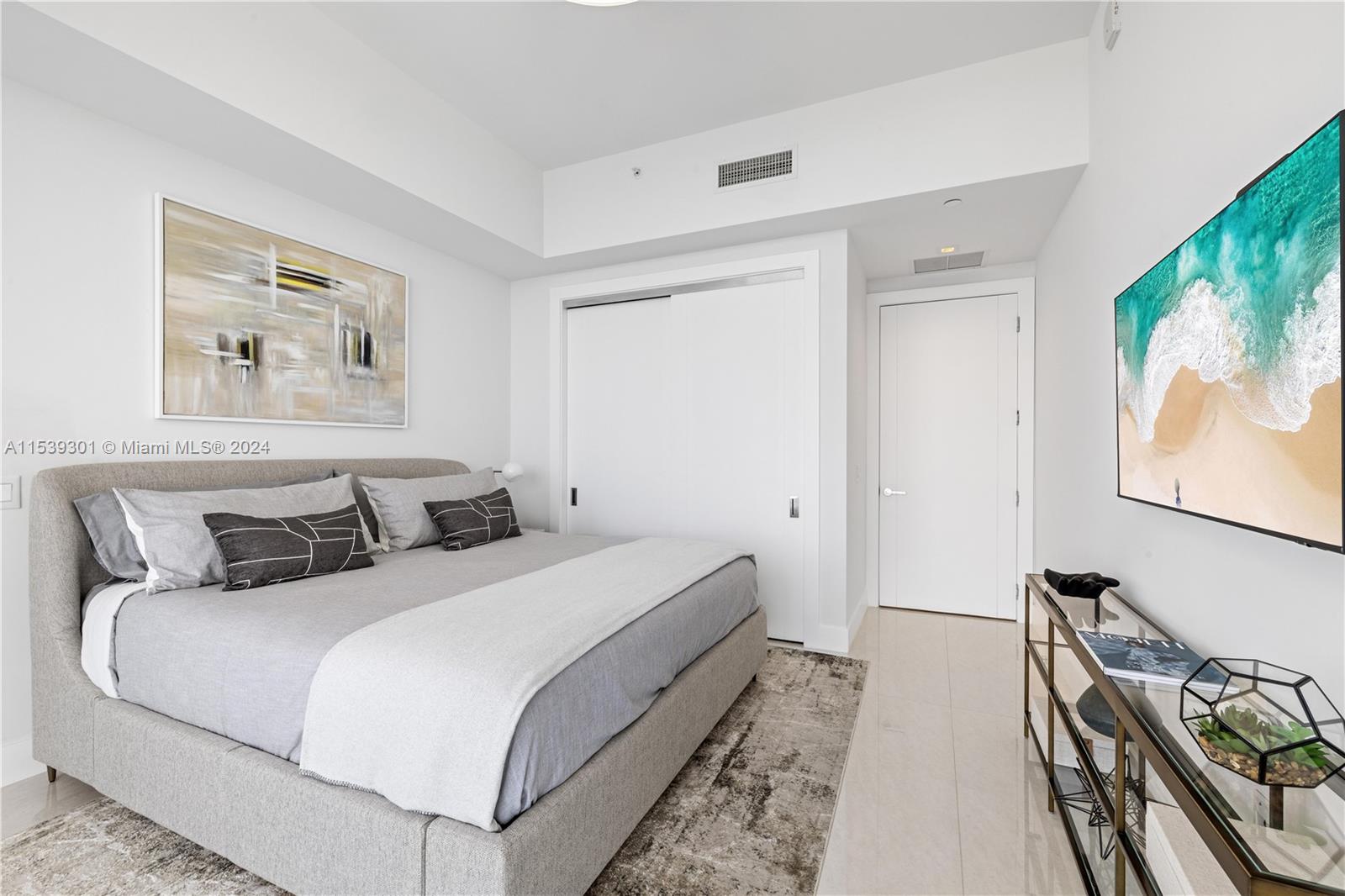 NORTH BISCAYNE BEACH AMEN - Residential