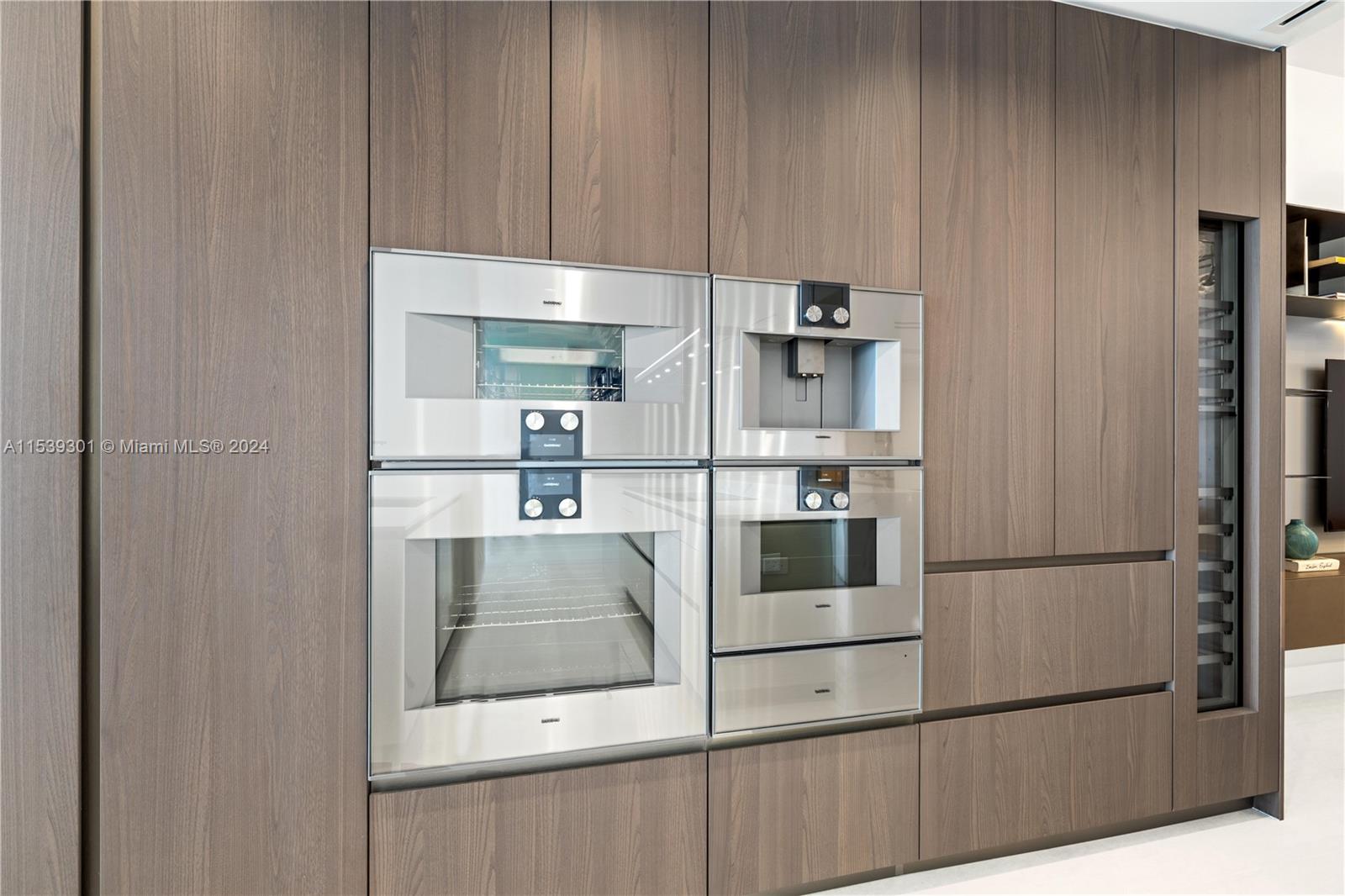 NORTH BISCAYNE BEACH AMEN - Residential