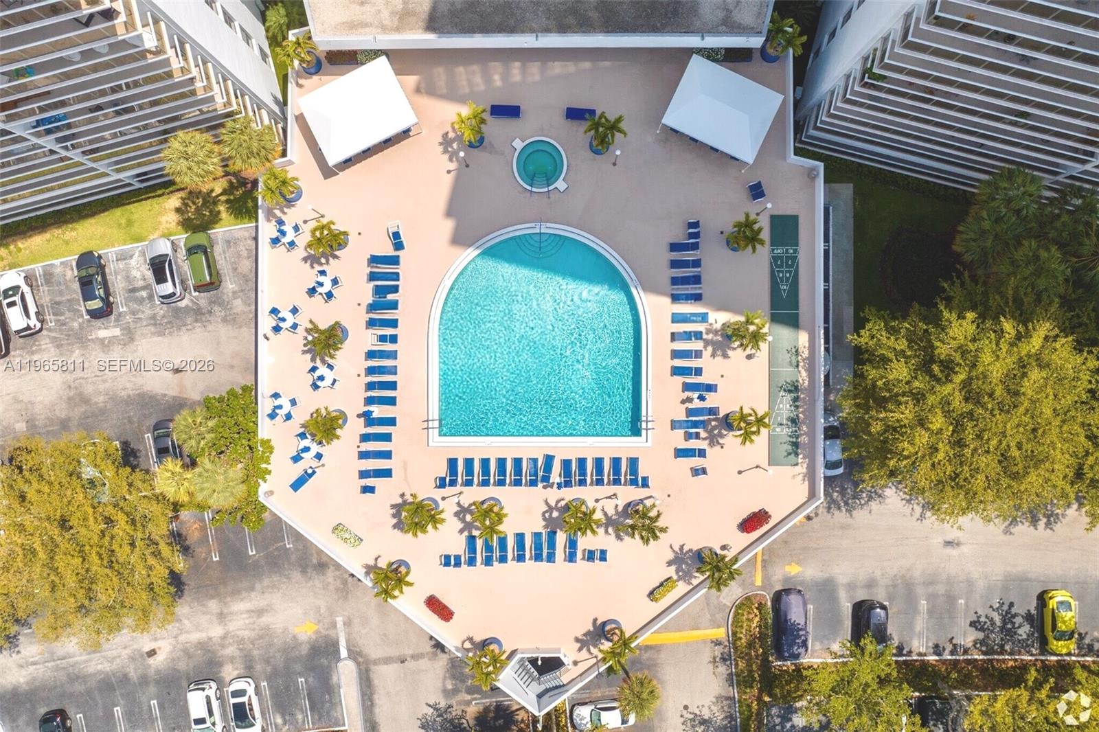 FLAMENCO CONDO TOWER I - Residential