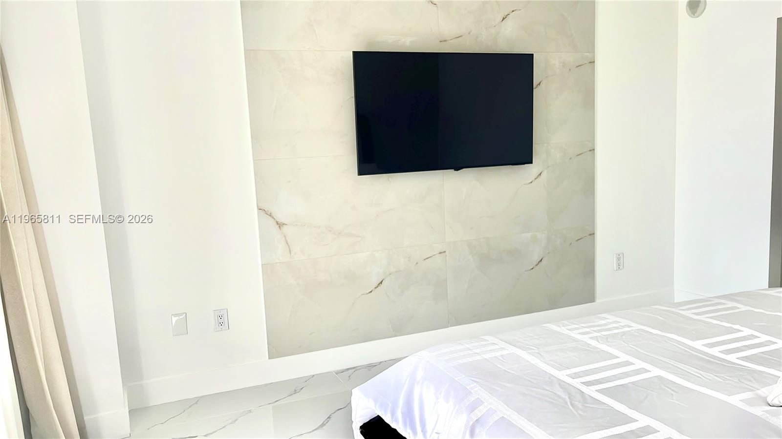 FLAMENCO CONDO TOWER I - Residential