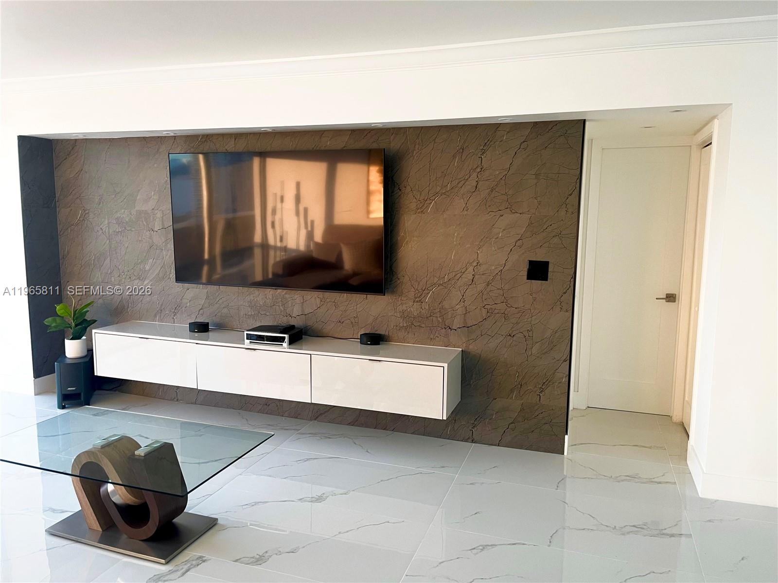 FLAMENCO CONDO TOWER I - Residential