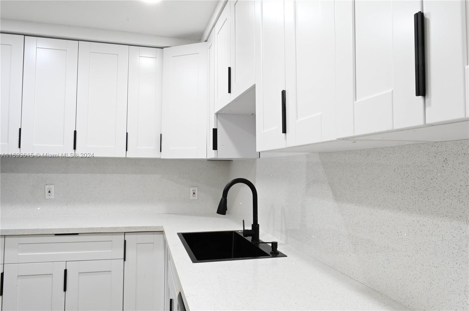 LAST CHANCE VILLAGE - Residential