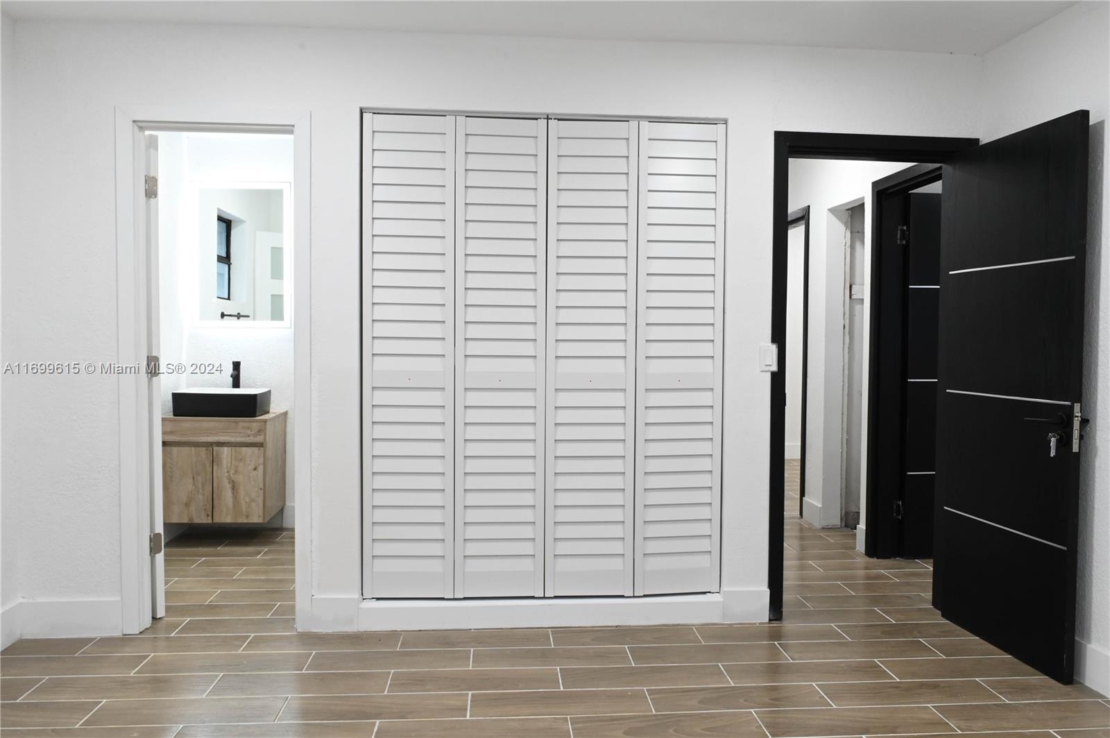 LAST CHANCE VILLAGE - Residential