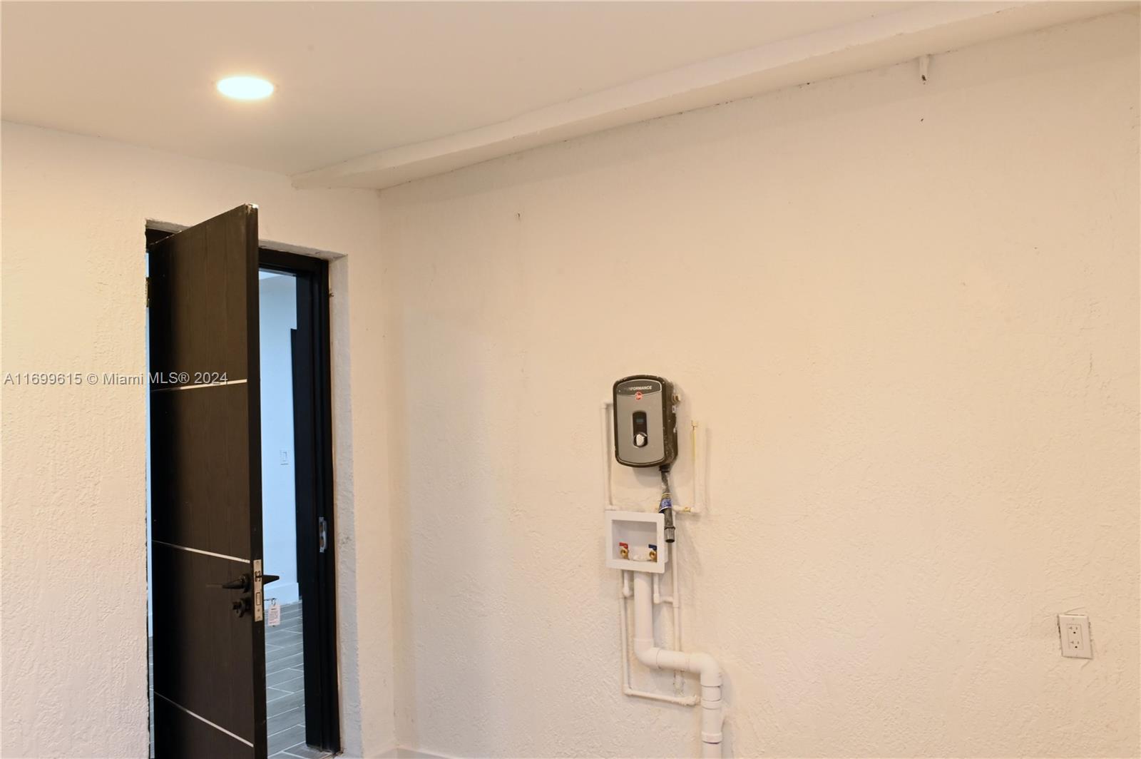 LAST CHANCE VILLAGE - Residential