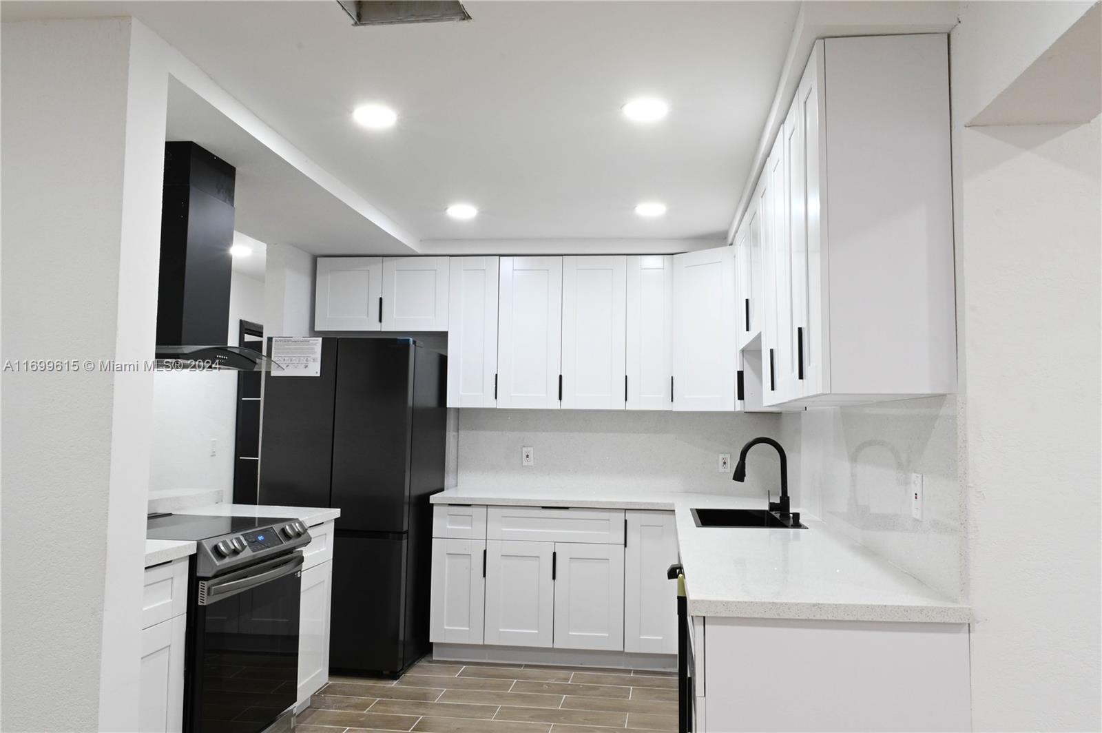 LAST CHANCE VILLAGE - Residential