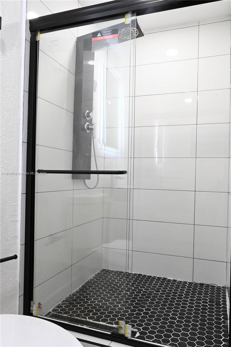 LAST CHANCE VILLAGE - Residential