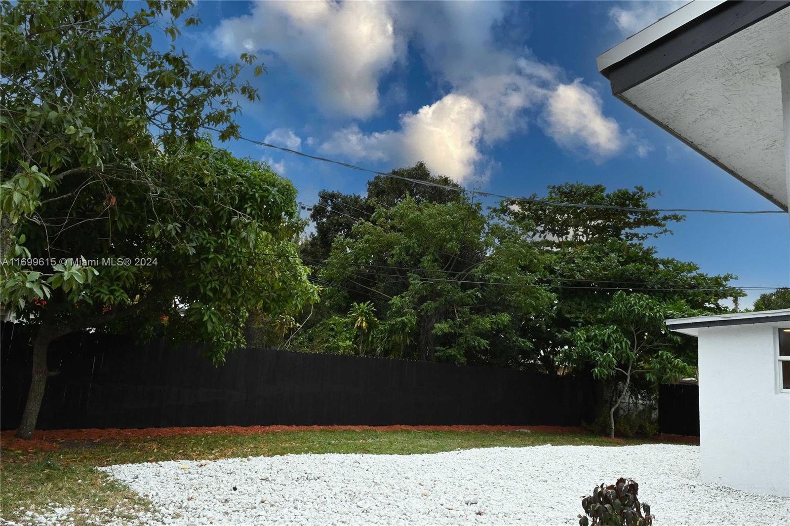 LAST CHANCE VILLAGE - Residential