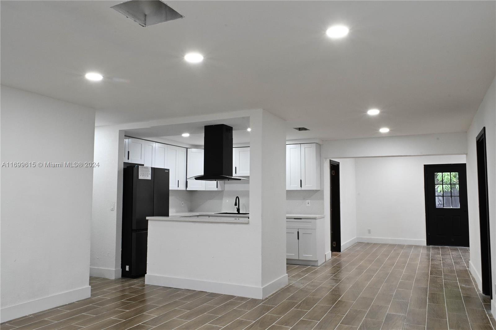 LAST CHANCE VILLAGE - Residential