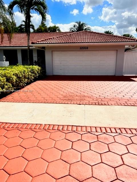 CLASCA-ROBAINA SUB - Residential Lease