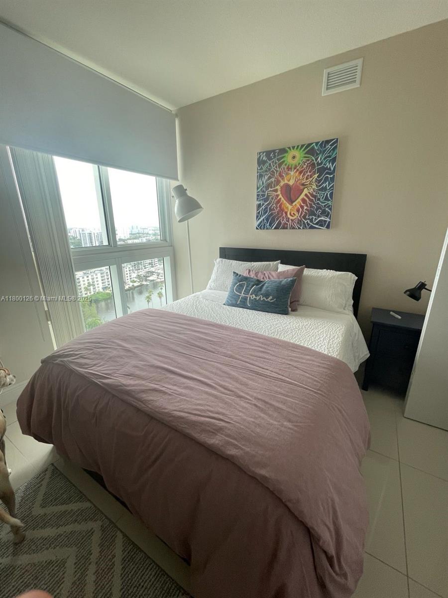 TERRAZAS RIVERPARK VILLAG - Residential Lease
