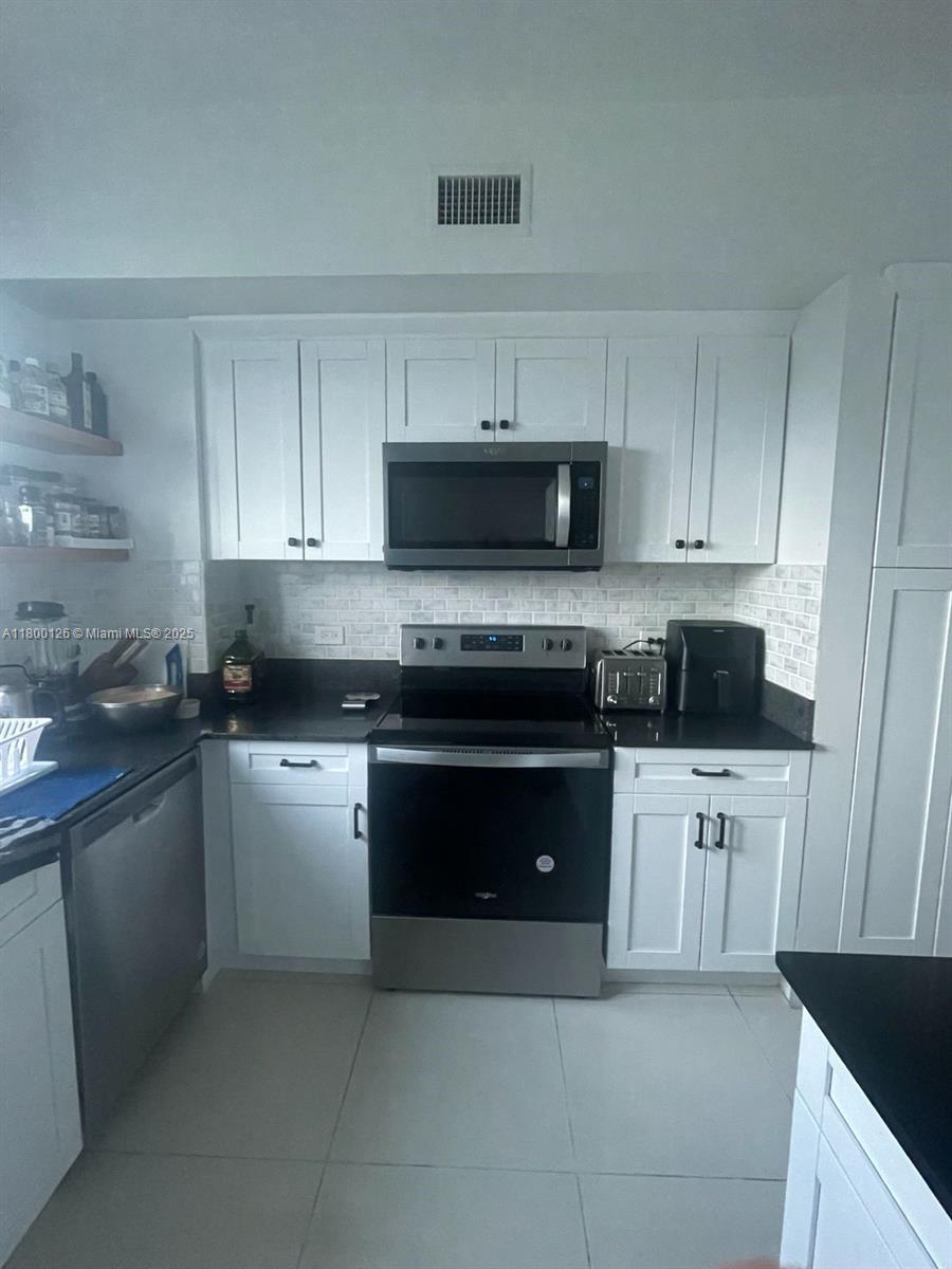 TERRAZAS RIVERPARK VILLAG - Residential Lease