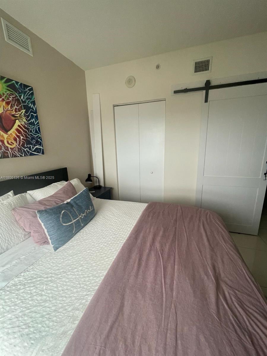 TERRAZAS RIVERPARK VILLAG - Residential Lease