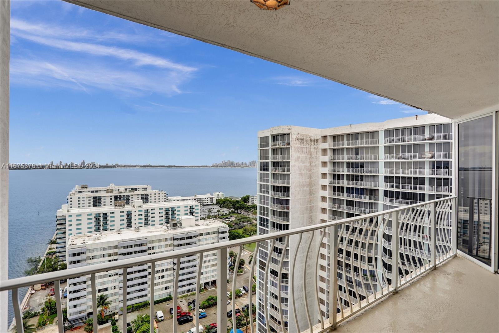 THE GRANDVIEW PALACE COND - Residential