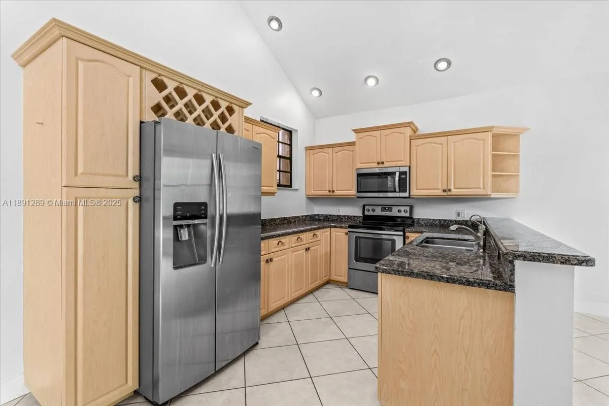 Cooper City, Florida 33026, United States, 3 Bedrooms Bedrooms, ,2 BathroomsBathrooms,Residential,Active,223817