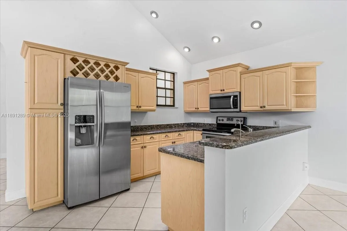 Cooper City, Florida 33026, United States, 3 Bedrooms Bedrooms, ,2 BathroomsBathrooms,Residential,Active,223817