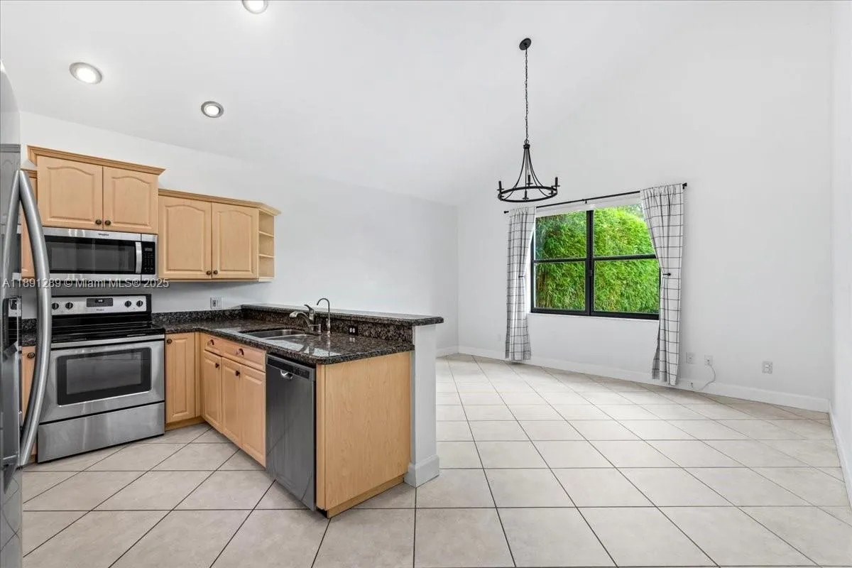 Cooper City, Florida 33026, United States, 3 Bedrooms Bedrooms, ,2 BathroomsBathrooms,Residential,Active,223817