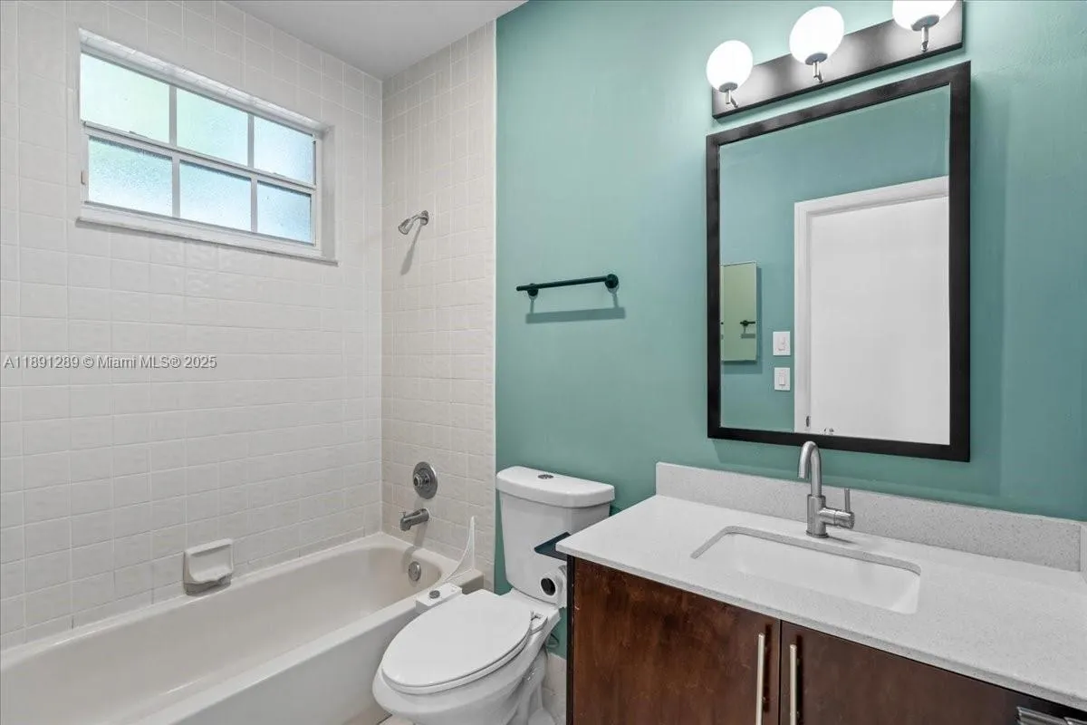 Cooper City, Florida 33026, United States, 3 Bedrooms Bedrooms, ,2 BathroomsBathrooms,Residential,Active,223817