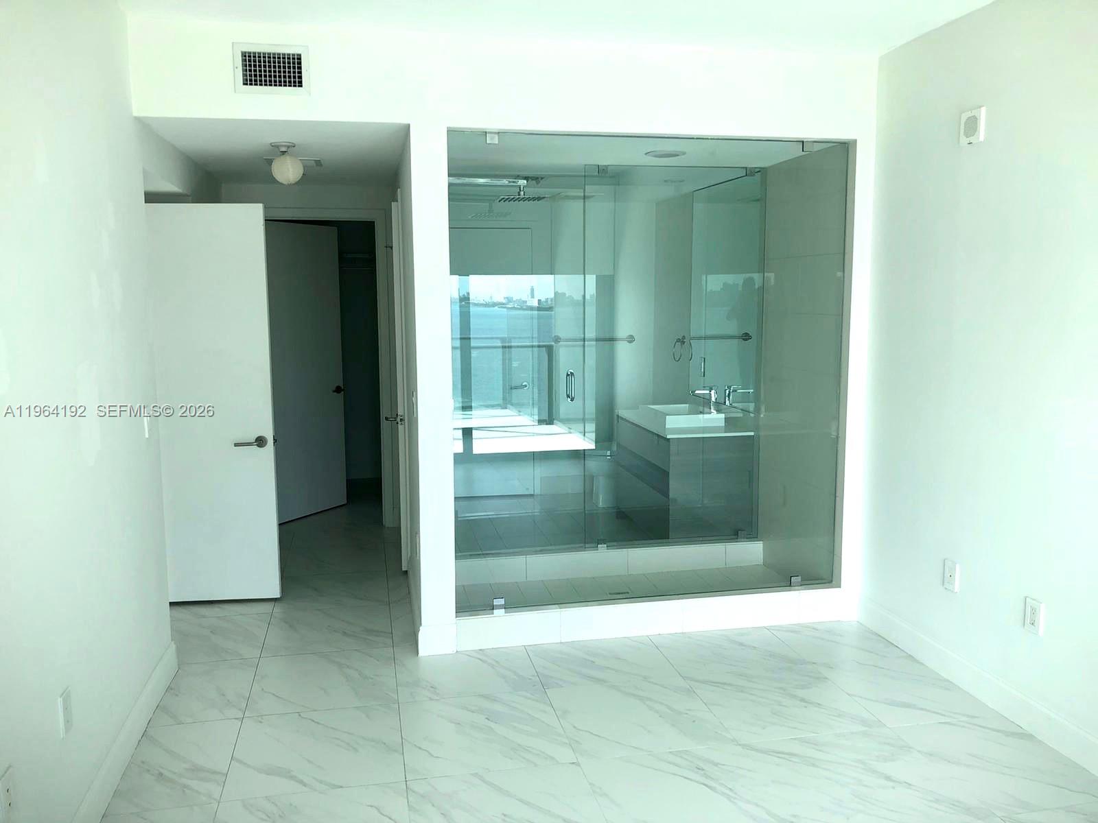 ICON BAY CONDO - Residential