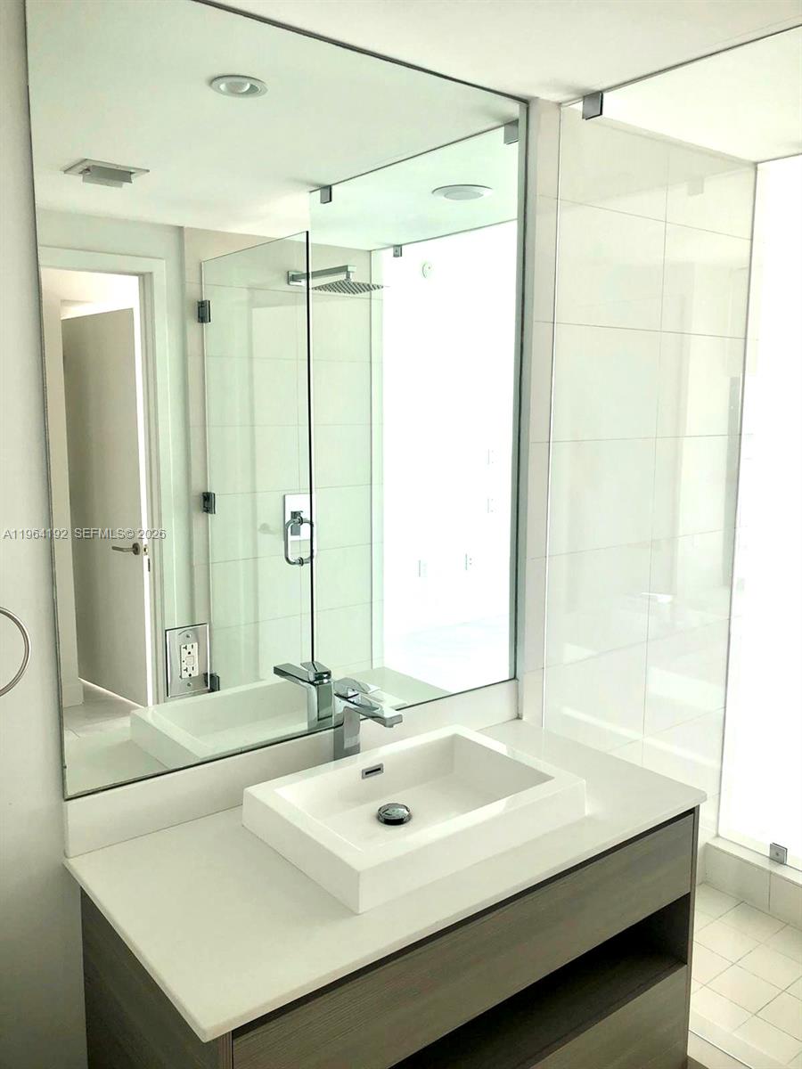 ICON BAY CONDO - Residential