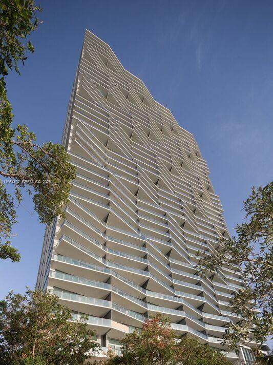 ICON BAY CONDO - Residential