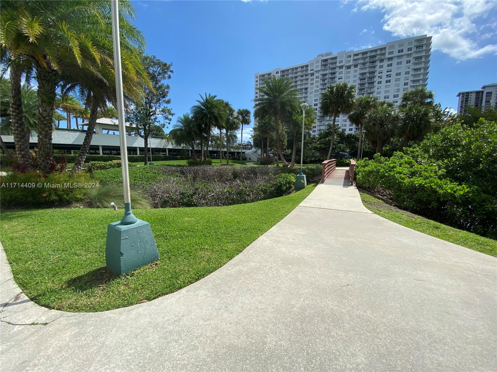 ADMIRALS PORT CONDO WEST - Residential