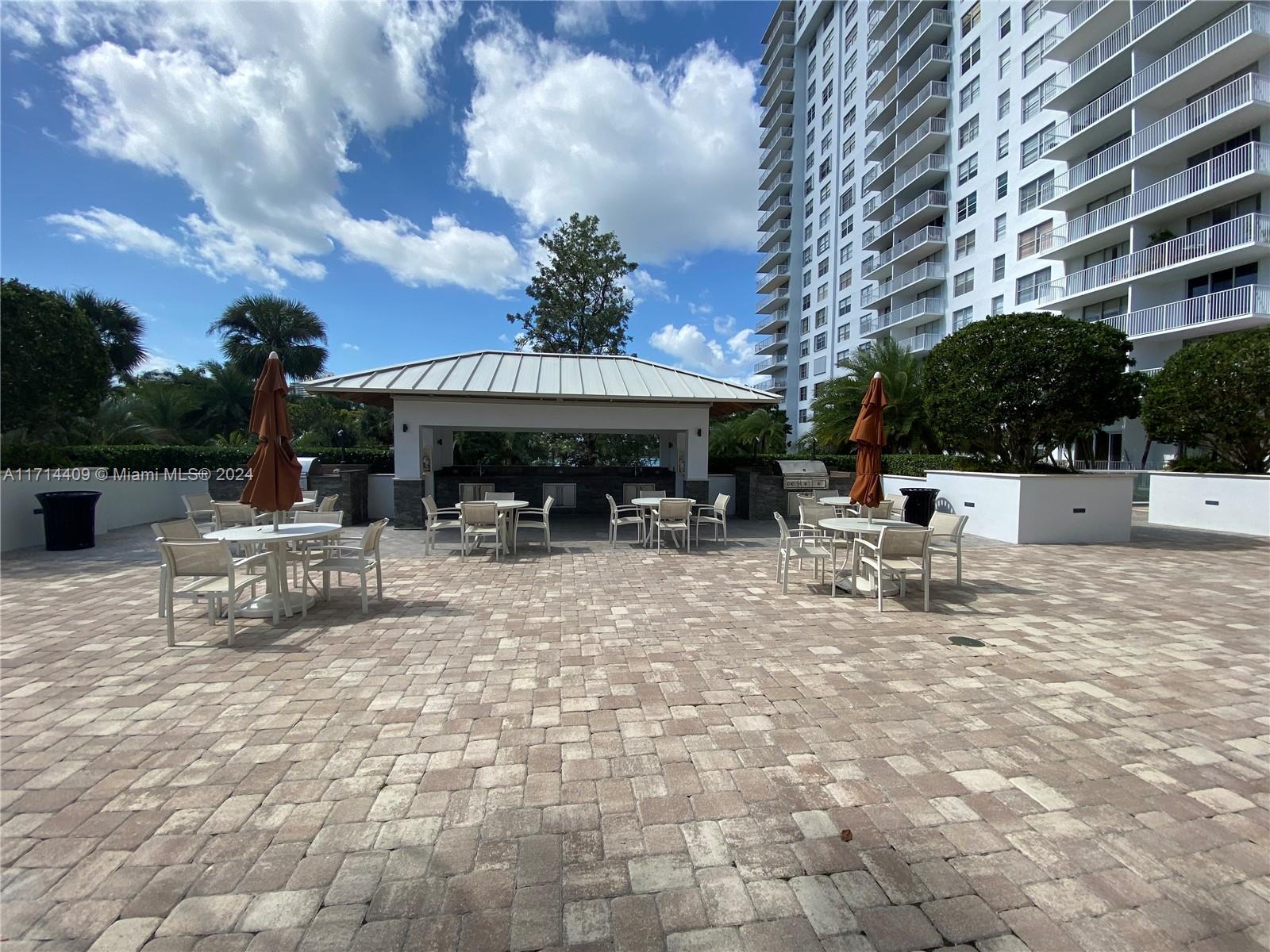 ADMIRALS PORT CONDO WEST - Residential