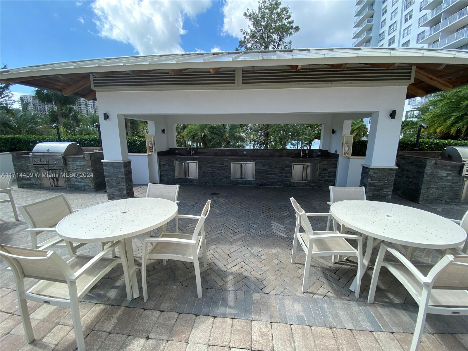 ADMIRALS PORT CONDO WEST - Residential