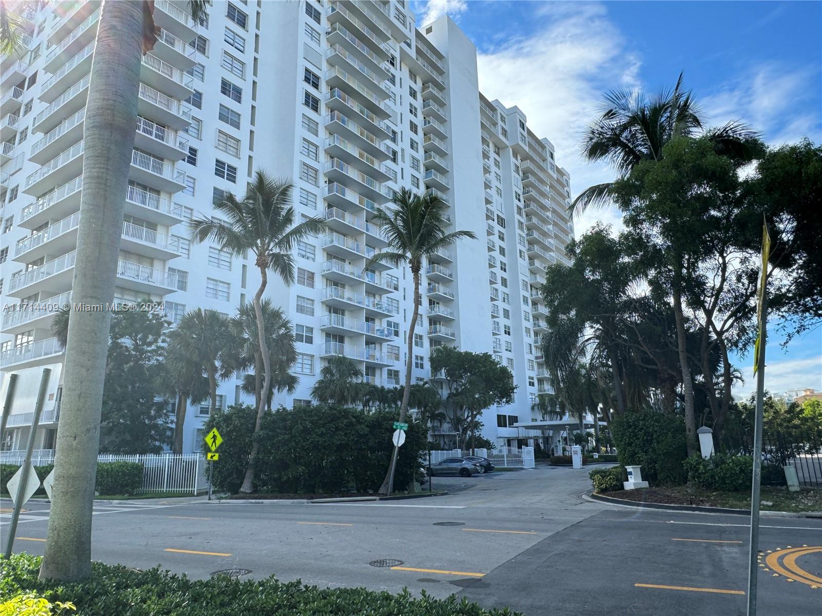 ADMIRALS PORT CONDO WEST - Residential