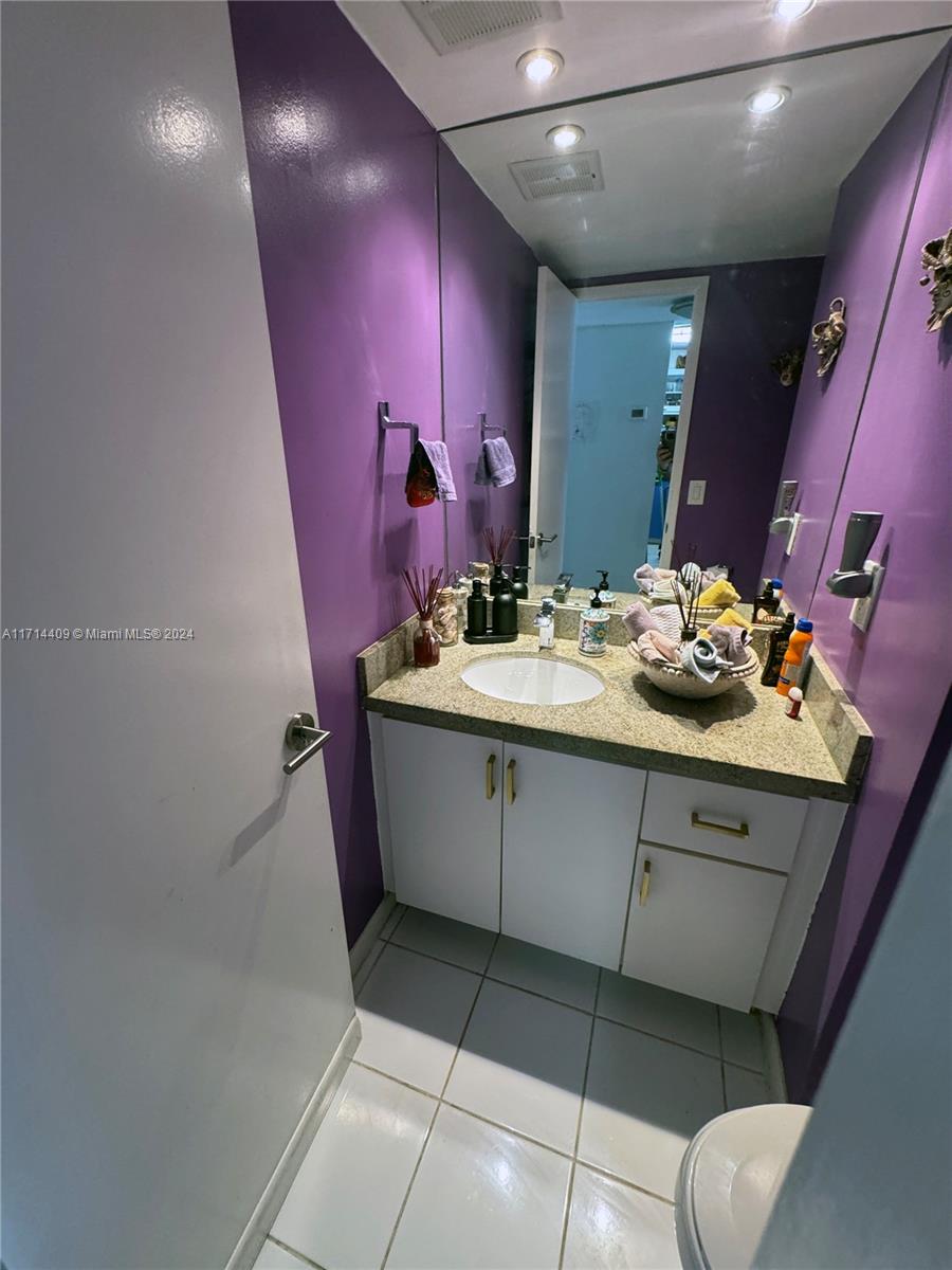 ADMIRALS PORT CONDO WEST - Residential