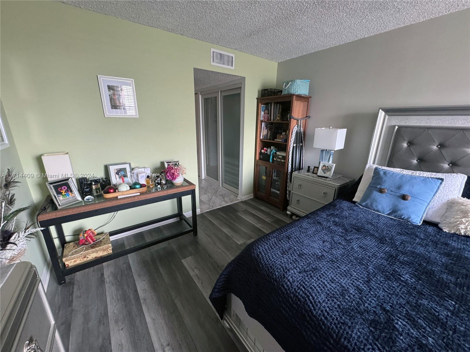 ADMIRALS PORT CONDO WEST - Residential