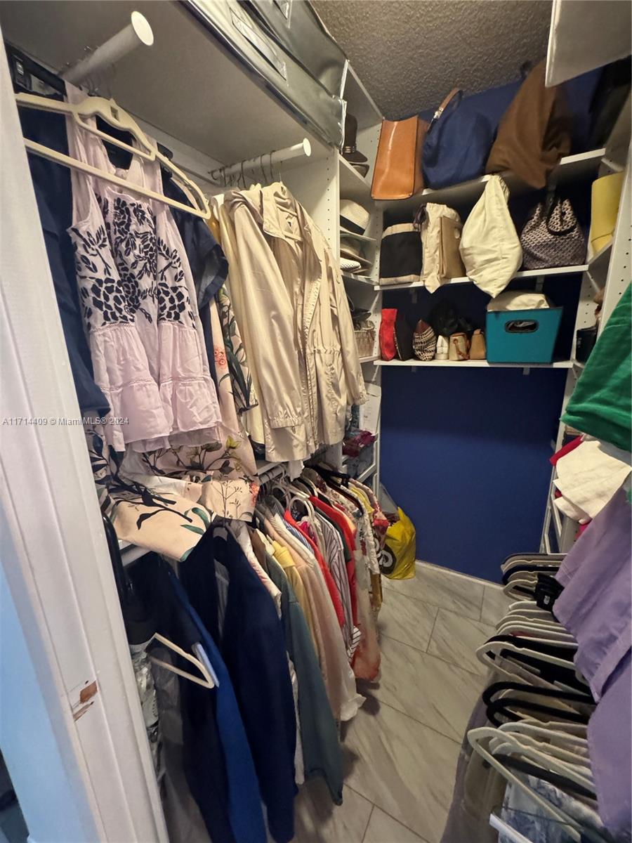 ADMIRALS PORT CONDO WEST - Residential