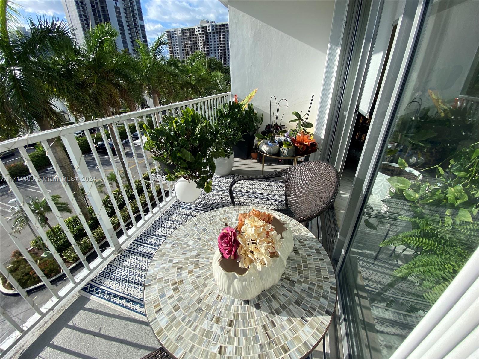 ADMIRALS PORT CONDO WEST - Residential