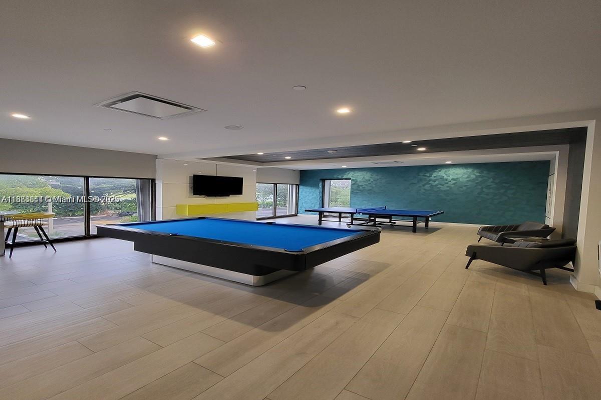 DELVISTA TOWERS CONDO TOW - Residential