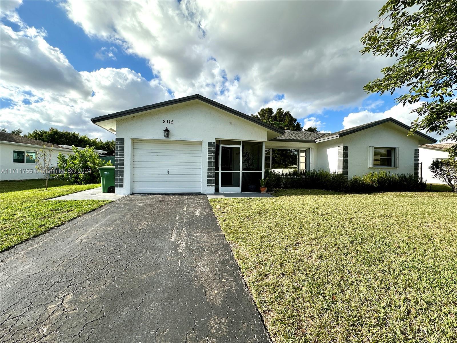 8115 Nw 100th Ter, Tamarac, Broward County, Florida - 2 Bedrooms  
2 Bathrooms - 