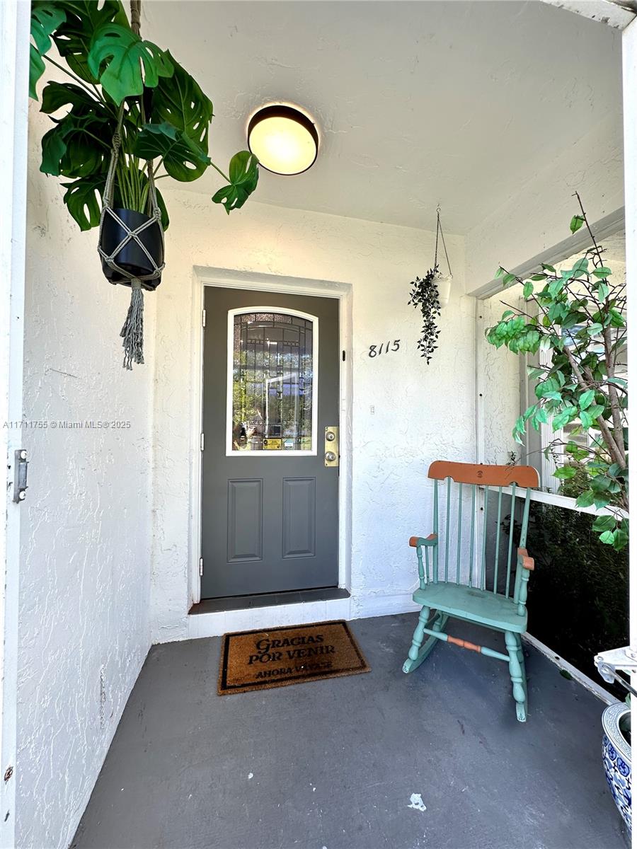 8115 NW 100th Ter