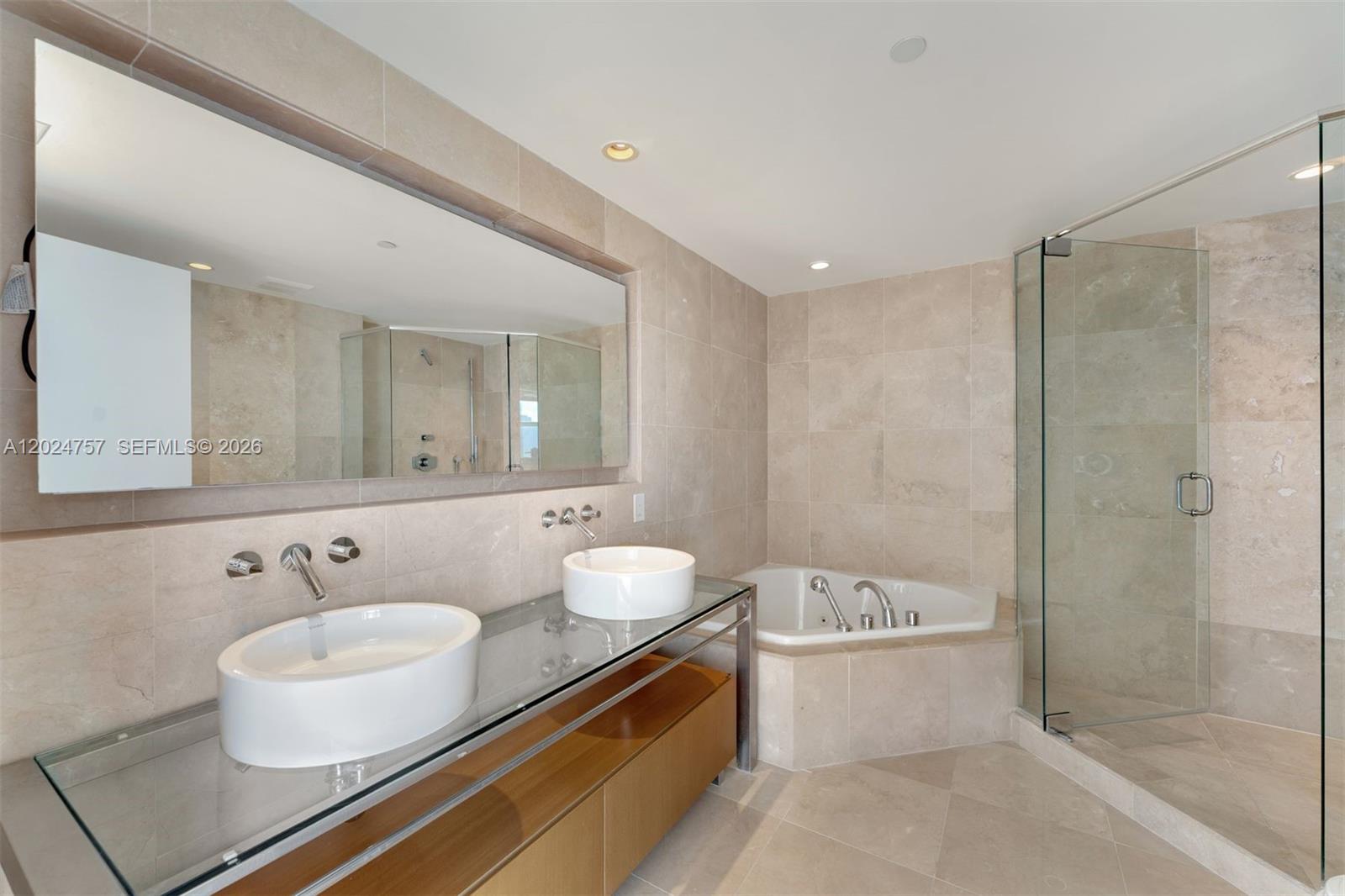 6000 INDIAN CREEK CONDO - Residential