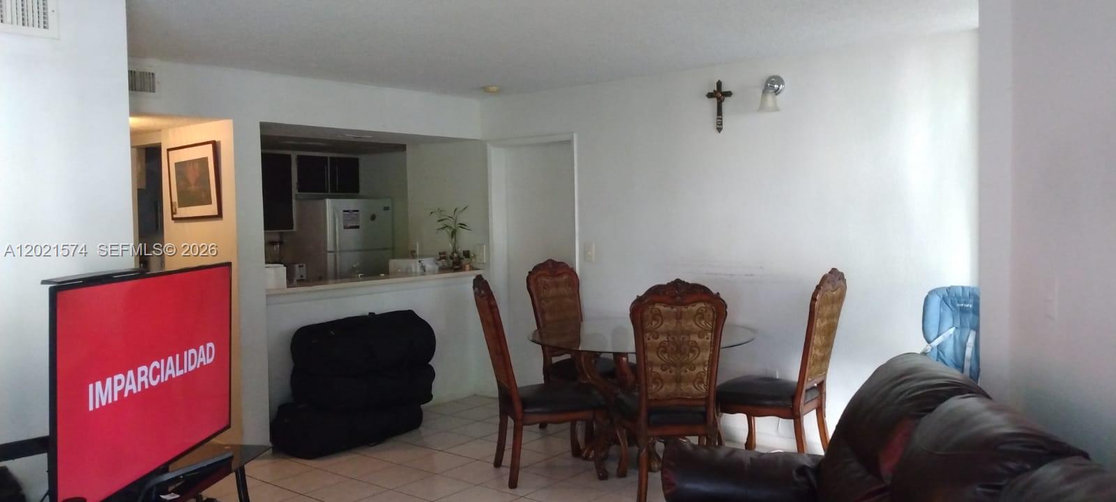 LAS BRISAS@ COUNTRY CLUB - Residential