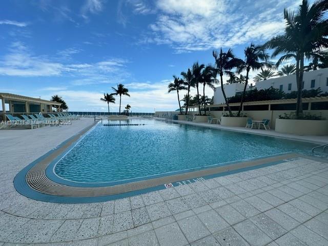 WAVE CONDO - Residential