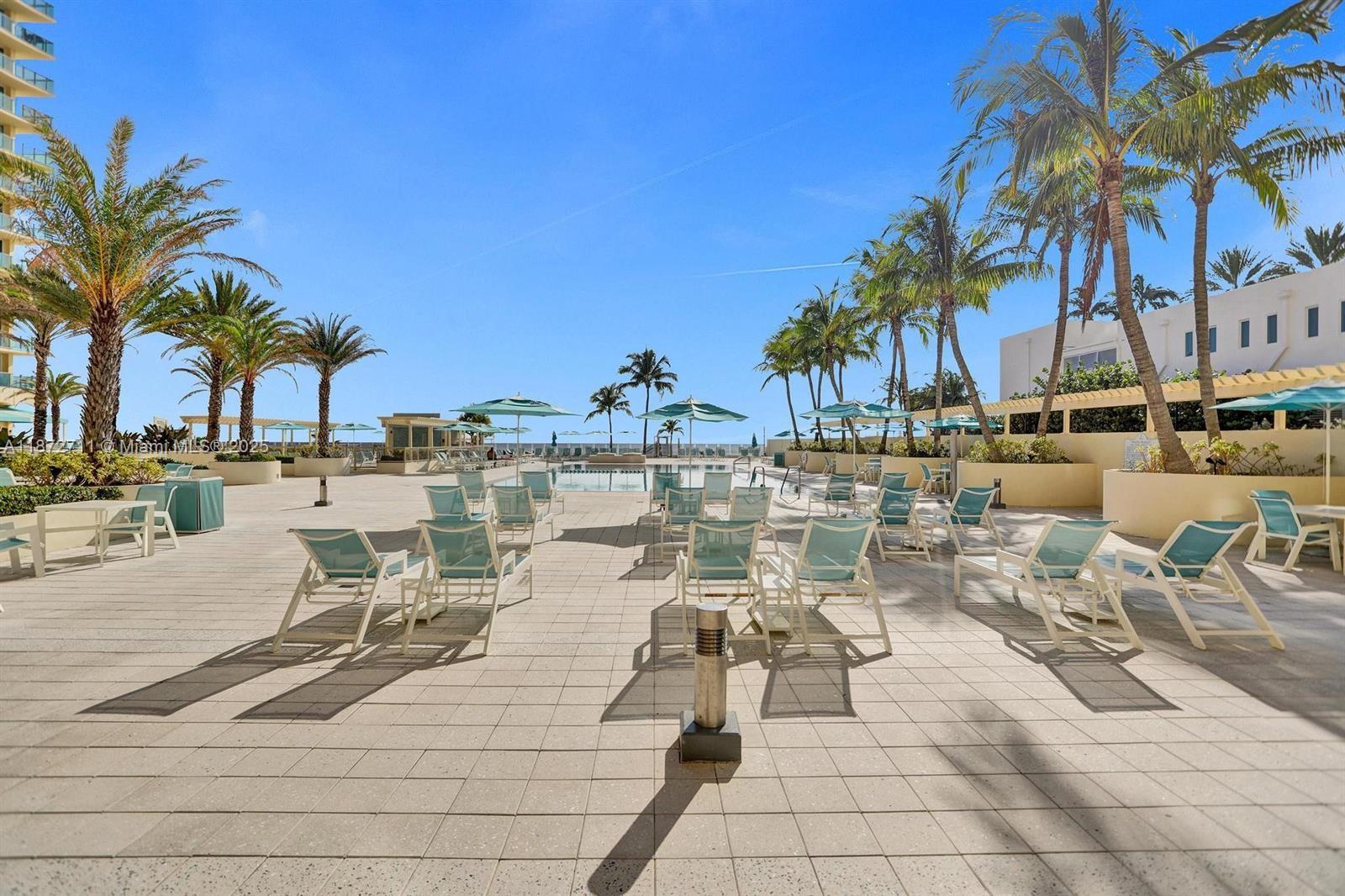 WAVE CONDO - Residential