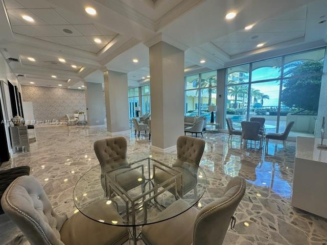 WAVE CONDO - Residential