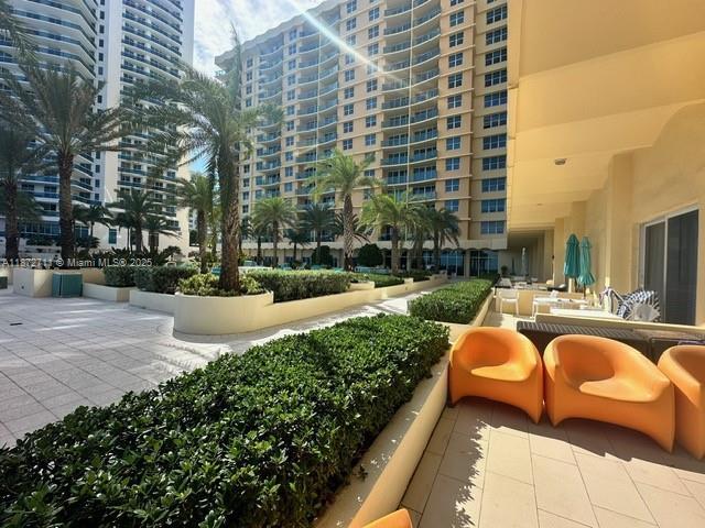 WAVE CONDO - Residential