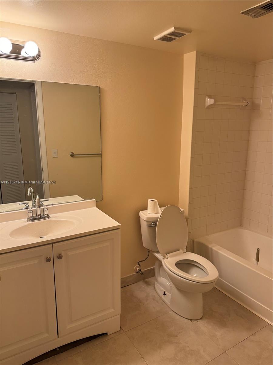 SUMMERBREEZE CONDO - Residential Lease