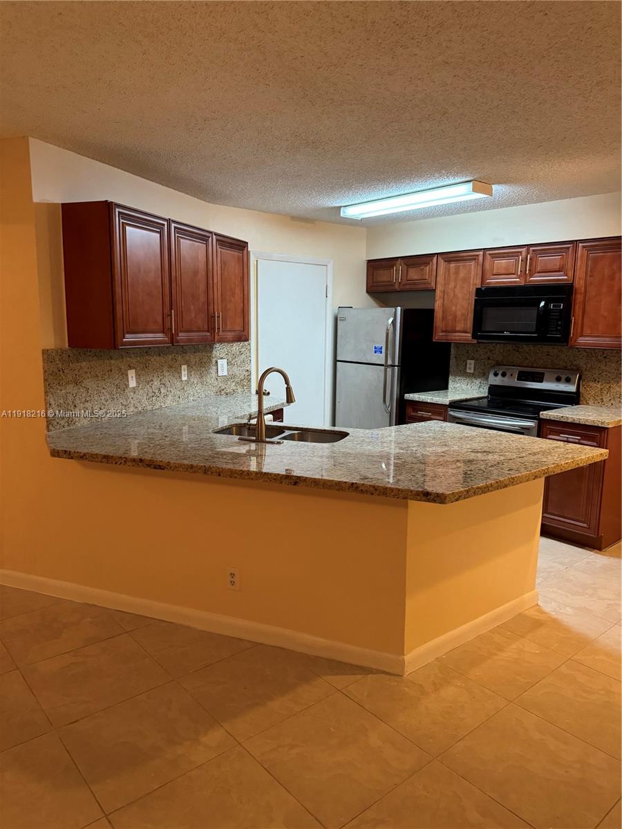 SUMMERBREEZE CONDO - Residential Lease