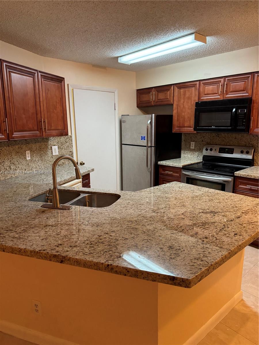 SUMMERBREEZE CONDO - Residential Lease