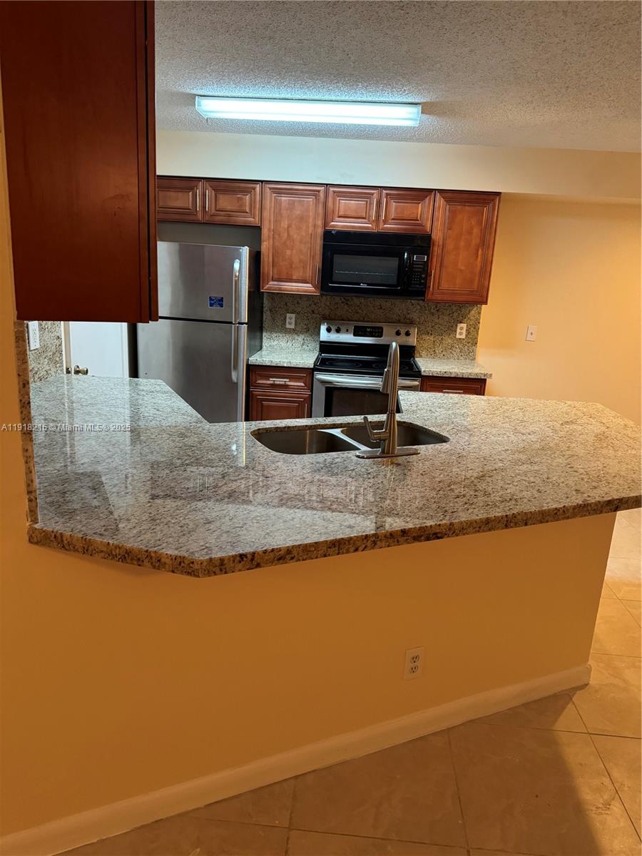 SUMMERBREEZE CONDO - Residential Lease